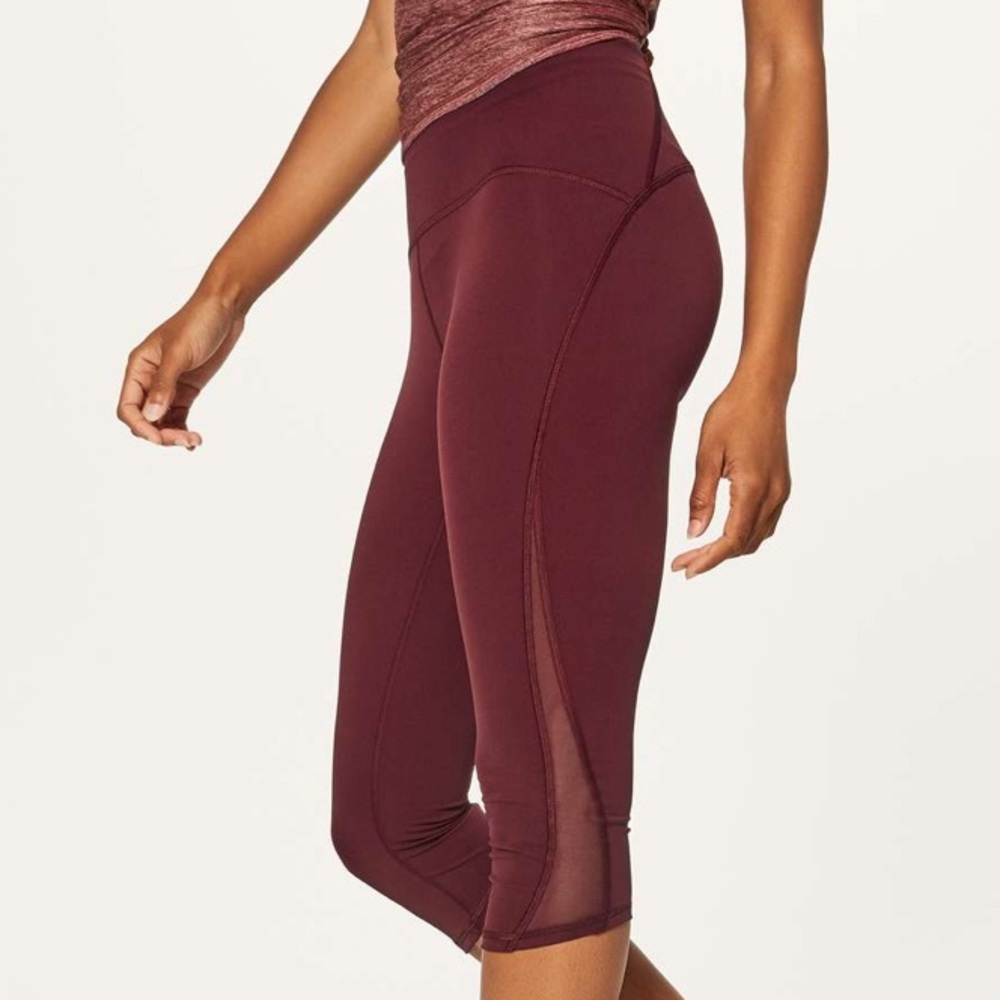 Lululemon Train Times Crop (17")
Deep Rouge - Picture 2 of 9